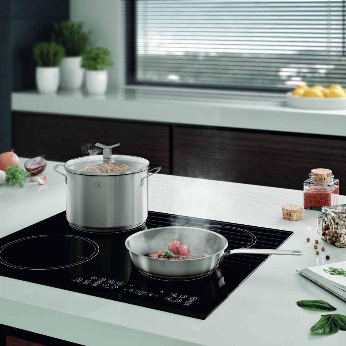 juego-de-ollas-de-acero-inoxidable-electrolux-design-5-piezas-_Detalle6