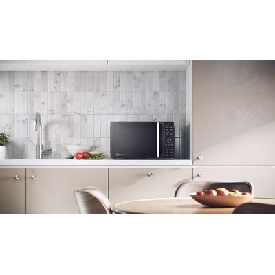 Microwave_ME25N_Environment_Electrolux_Spanish-4500x2531.raw