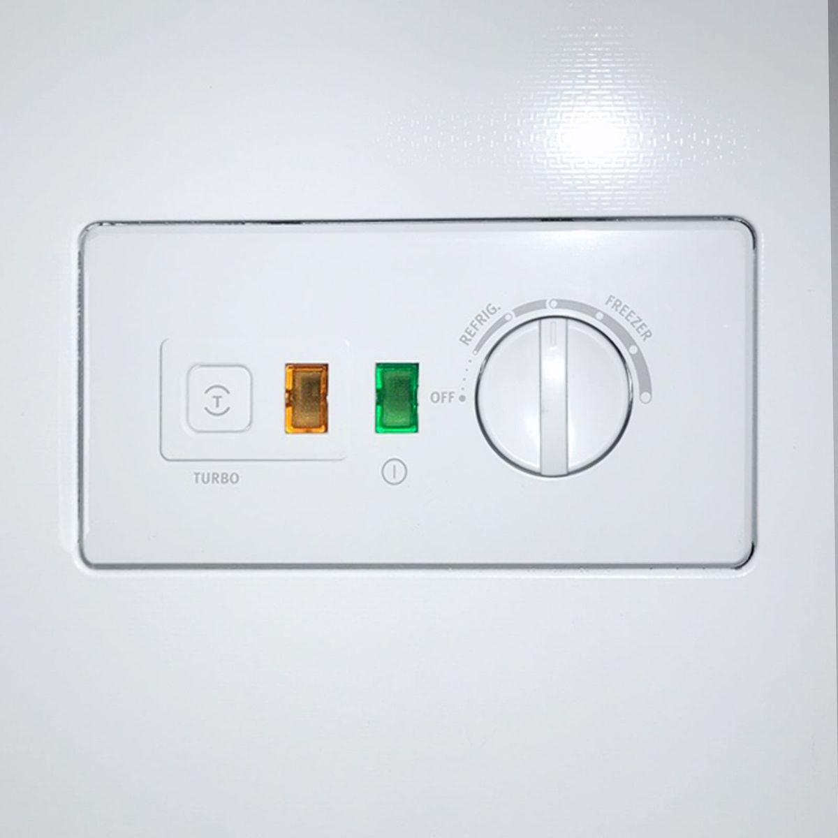 EFCC10C3HQW_congelador-horizontal-frost-blanco-100litros_electrolux__blanco_detalle-4