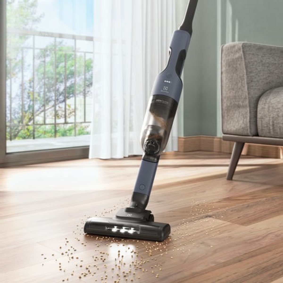 Vacuum_Cleaner_ERG019_LivingRoom_Close_Electrolux-500x500.jpg