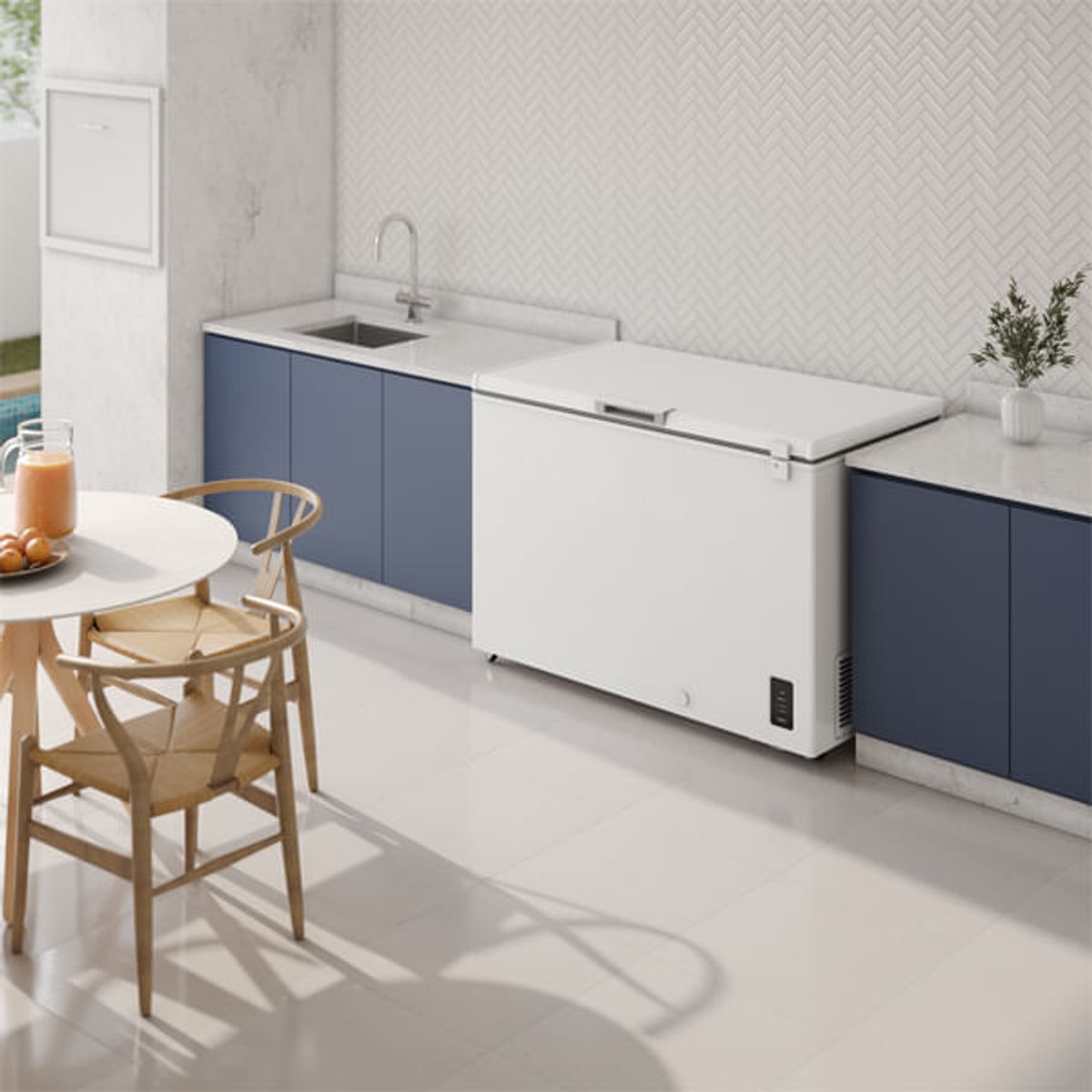 Freezer_EFH38S3C5AW_Ambience_Electrolux_Spanish_600x600-600x600.raw