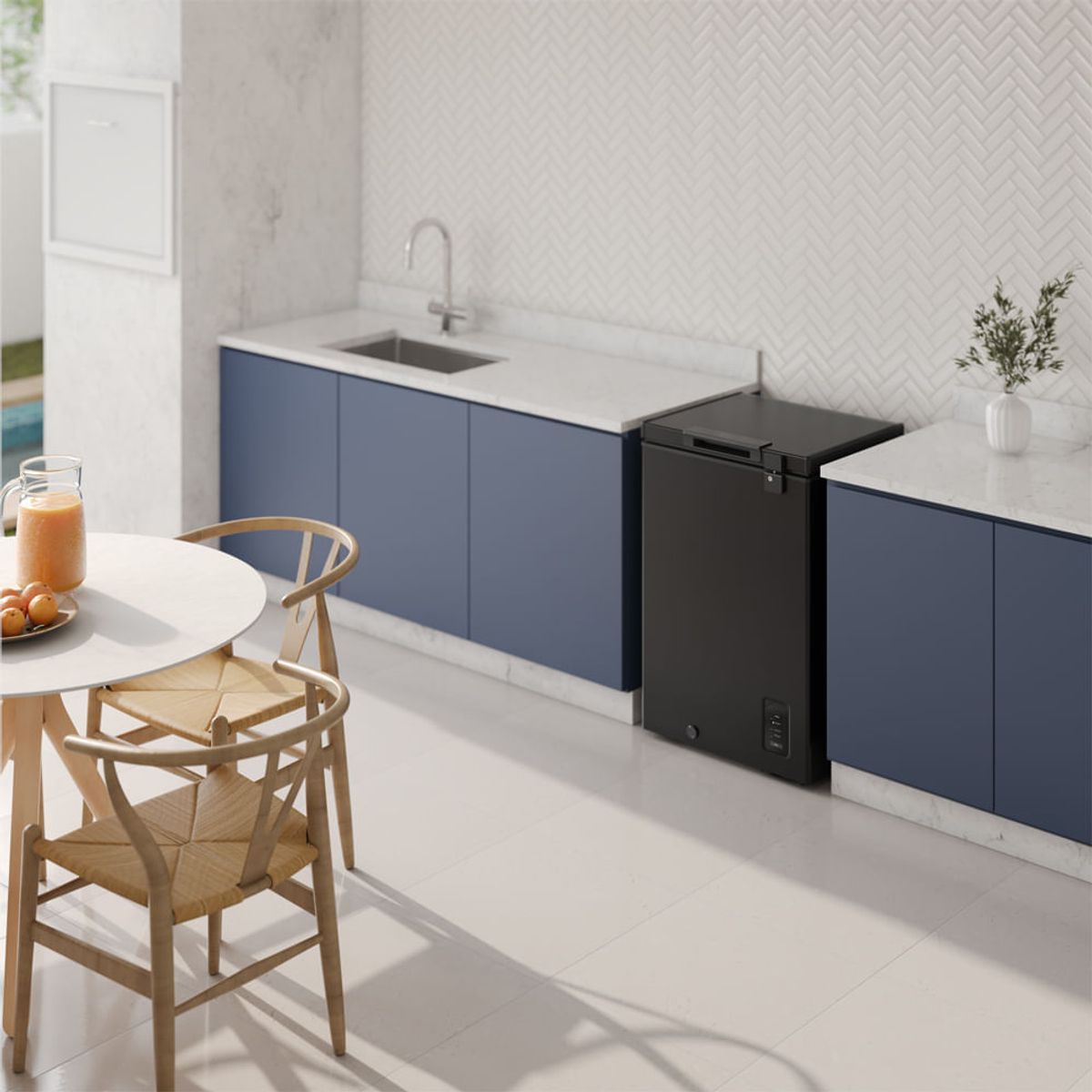 Freezer_EFH10S3C5AB_Ambience_Electrolux_Spanish-1000x1000.raw