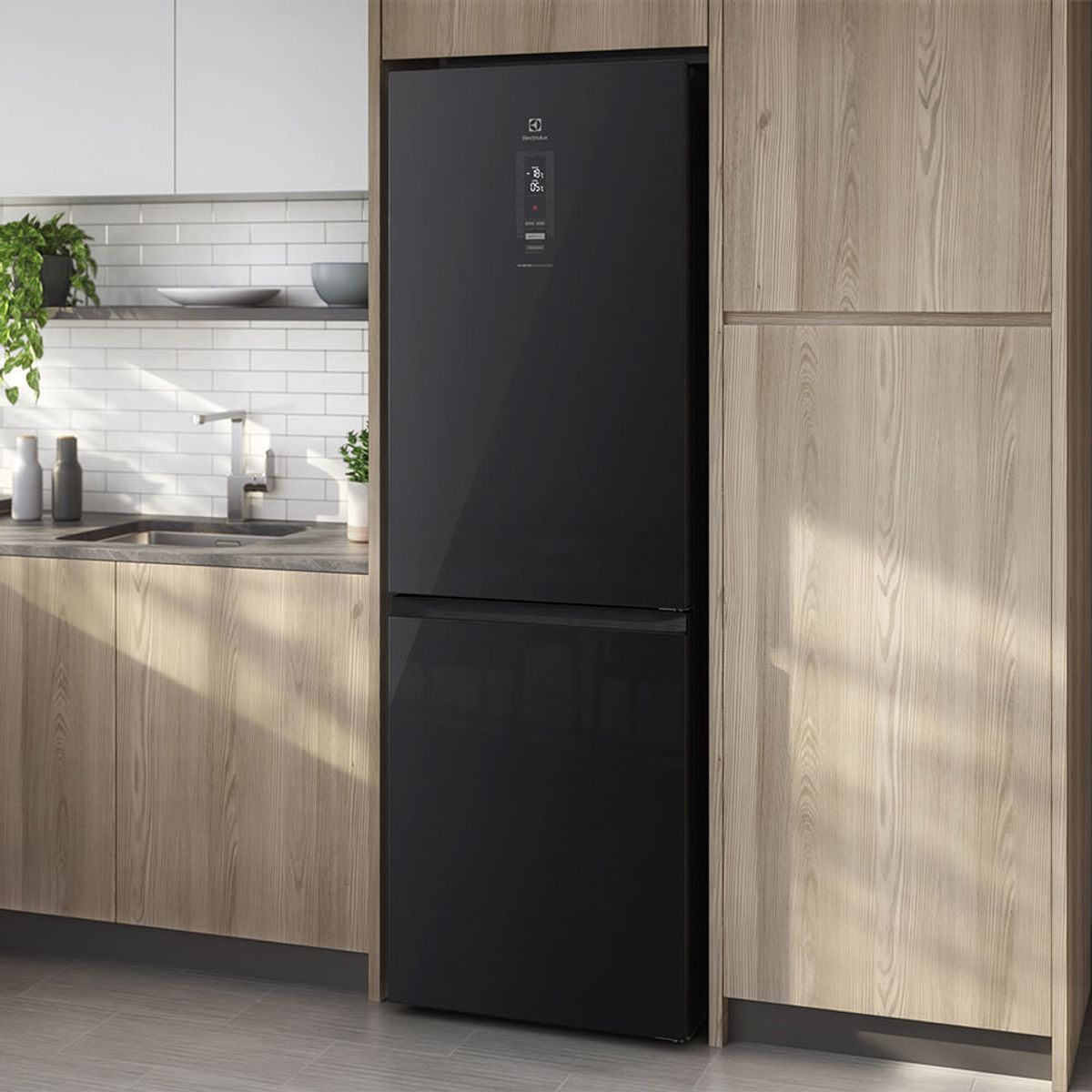 Refrigerator_ERBB32N3HXB_Kitchen_Electrolux_Spanish_1000x1000-1000x1000.raw