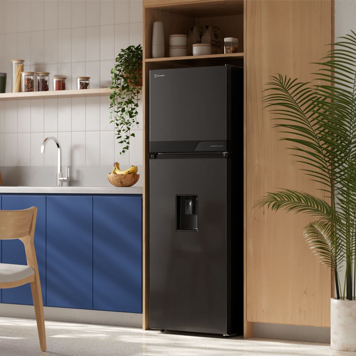 Refrigerator_ERT25A3C6DC_Environment_Square_Electrolux_Spanish-1000x1000.raw