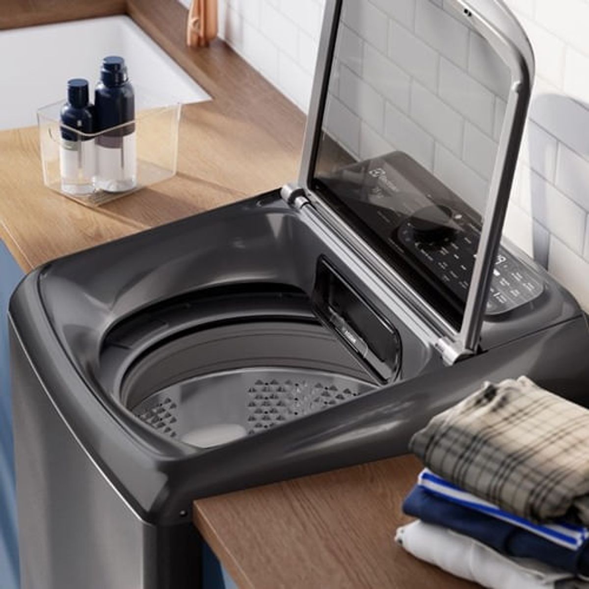 WashMachine_EWIY15F6XSZX_Environment_Square_02_Onix_Electrolux_Spanish-500x500
