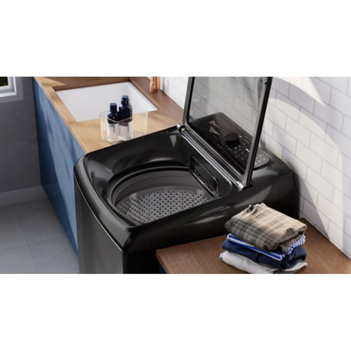 WashMachine_EWIY24F6XSZB_Environment_02_Black_Electrolux_Spanish-500x500